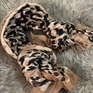 EXPRESS CHEETAH PRINT SCARF